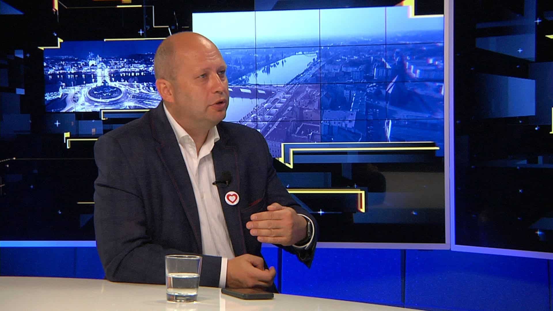   Radosław Wróblewski PO  Odpolitycznimy szkołę WIDEO