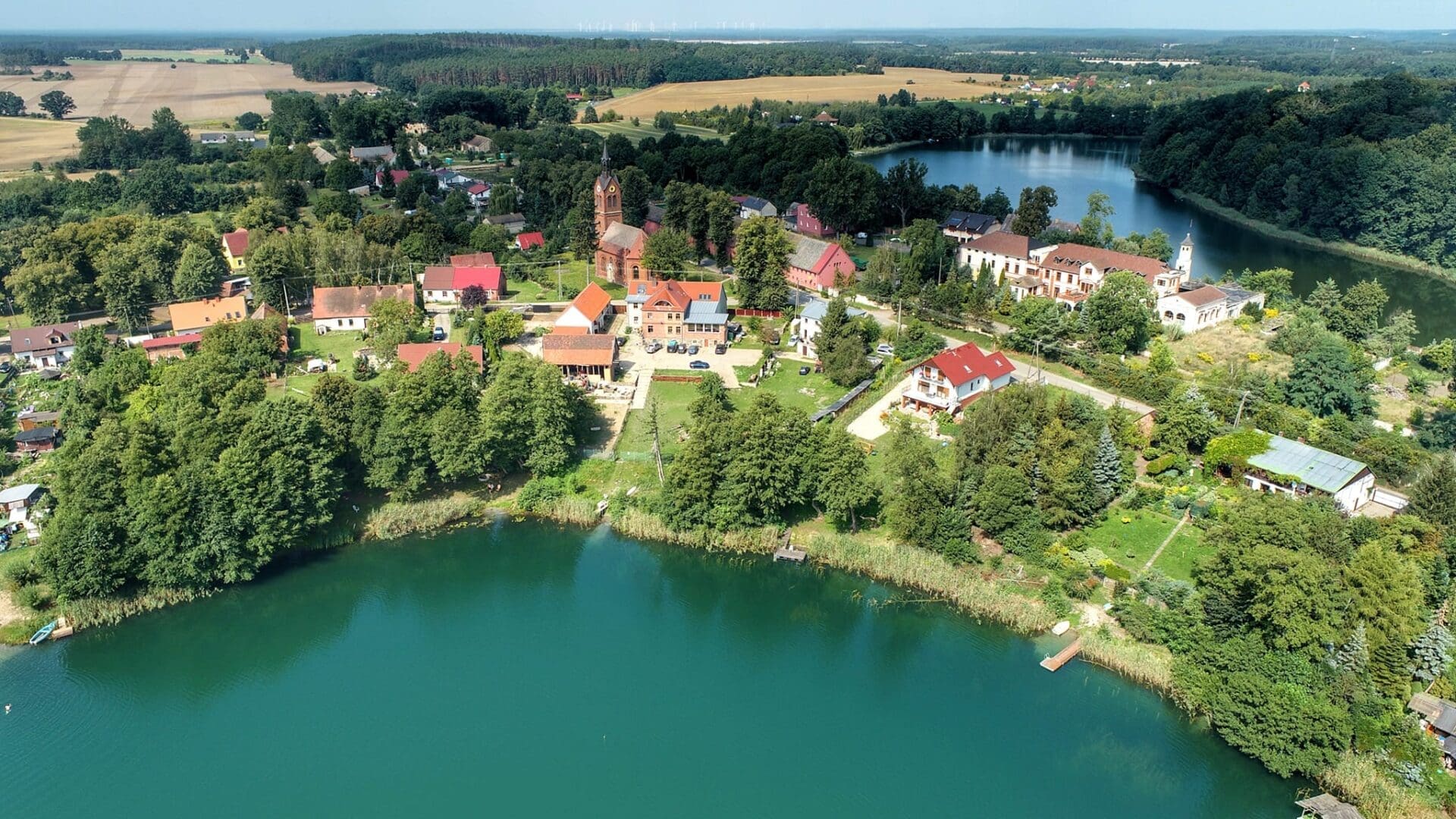   Klasycyzm w rytmie muzyki techno czyli pałac w Garbiczu