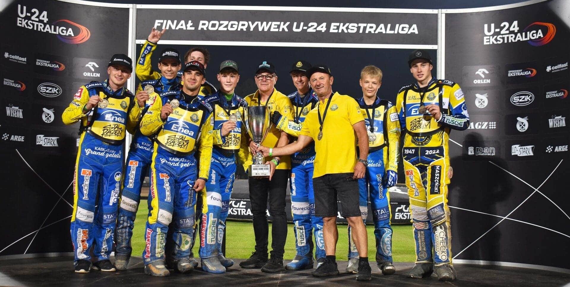 Jedenaście osób z medalami  Stal Gorzów mistrzem żużlowej ekstraligi U 24 W finale lepsza o punkt