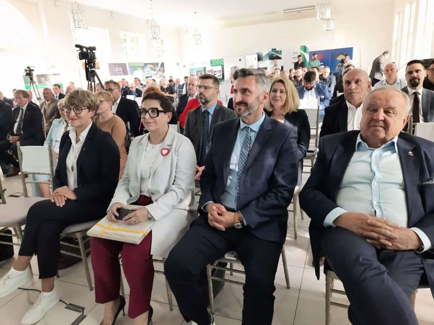   To oni budują rozwój regionu Dzień Budowlanych i wyróżnienia dla inżynierów WIDEO