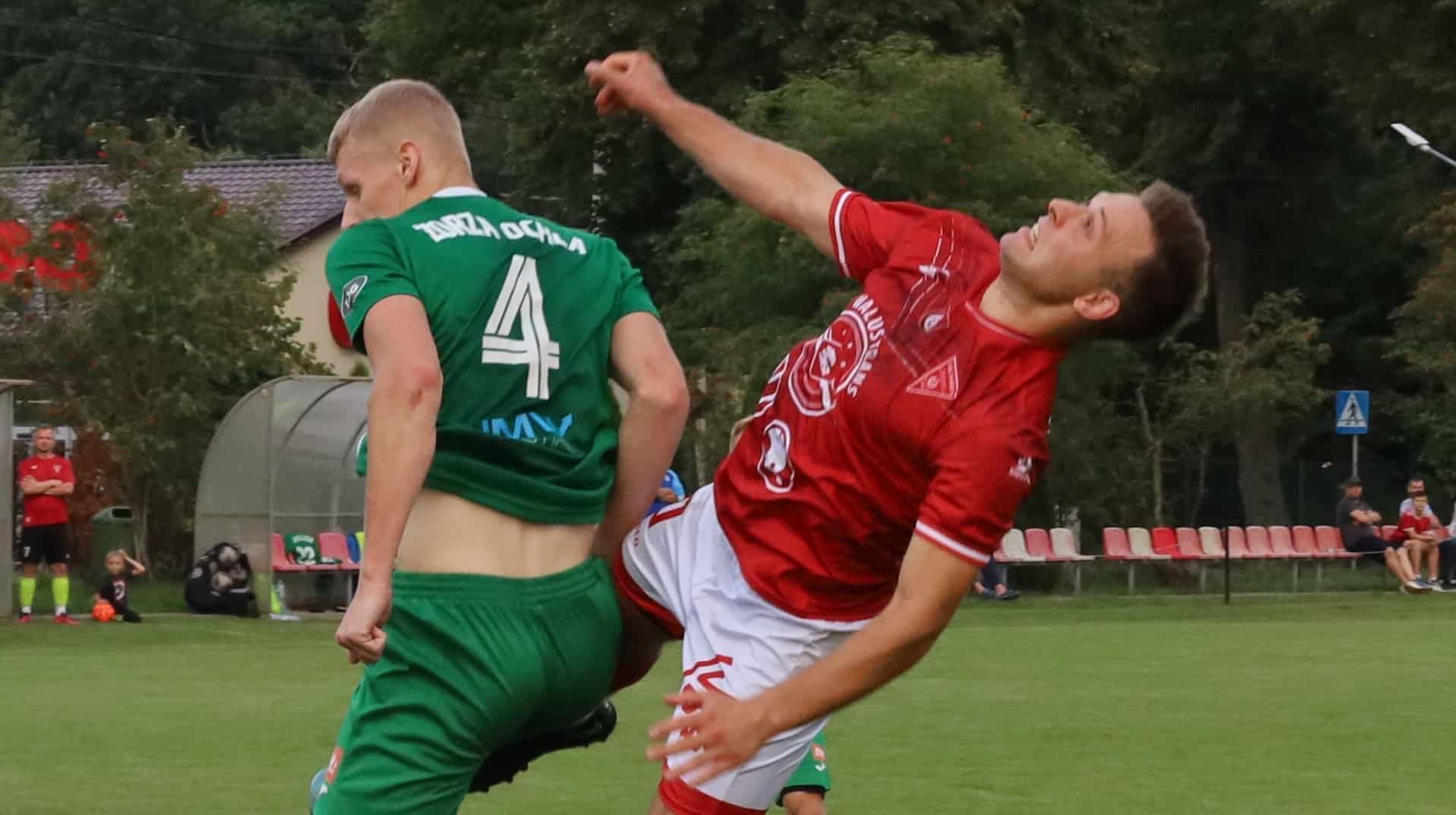 IMG_8043 Dwaj mężczyźni na boisku Artur Błaszczak Każdy rywal będzie chciał nam utrzeć nosa ROZMOWA