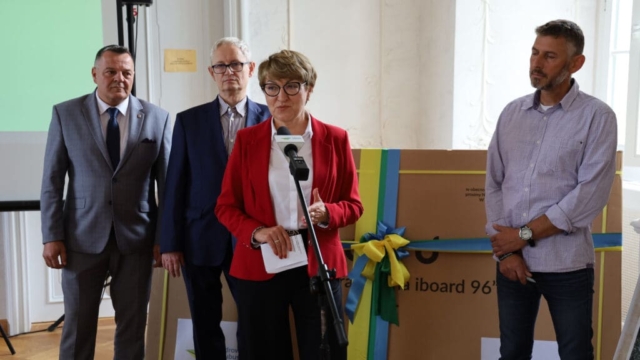 Konferencja prasowa w sprawie rewitalizacji parku przy pałacu w Zaborze