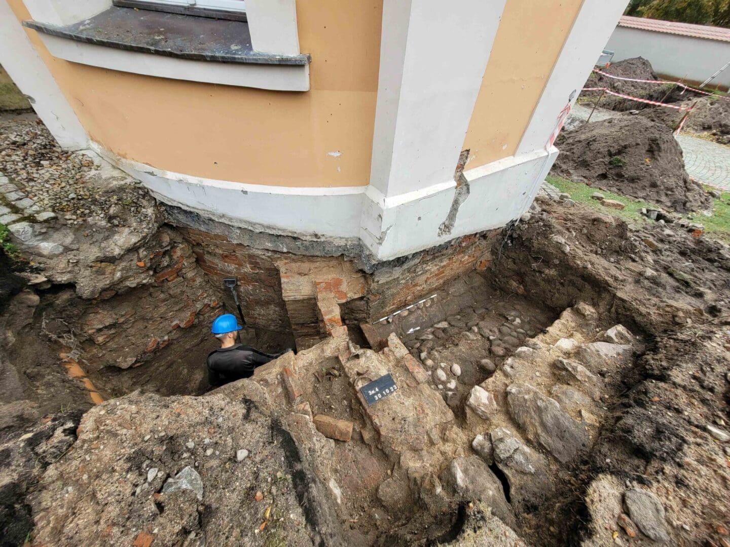   Archeolodzy poznają kolejne sekrety opactwa w Gościkowie Paradyżu