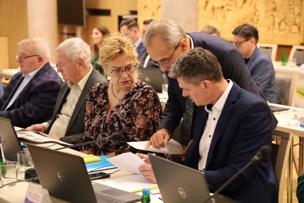 Radne Makarska i Polak zaprzysiężone na sesji sejmiku (ZDJĘCIA) 