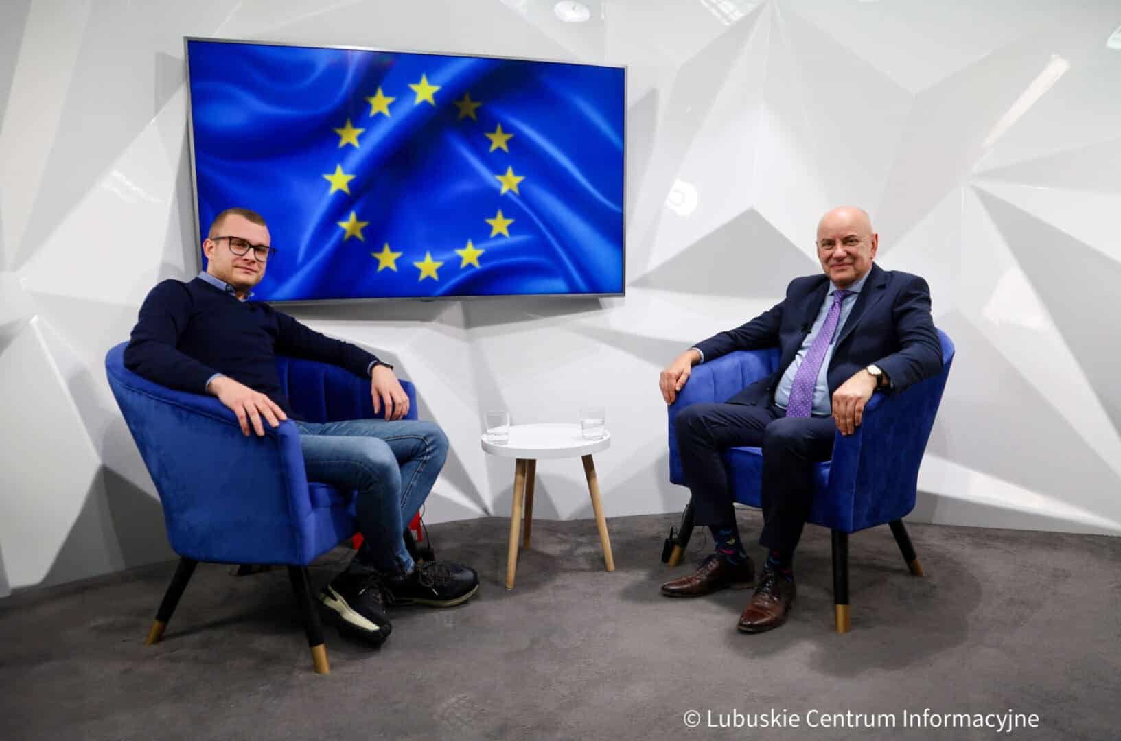 Marek Kamiński w studiu LCI Jedna perspektywa finansowa UE się kończy kolejna zaczyna Podsumowujemy co nam dały fundusze europejskie WIDEO