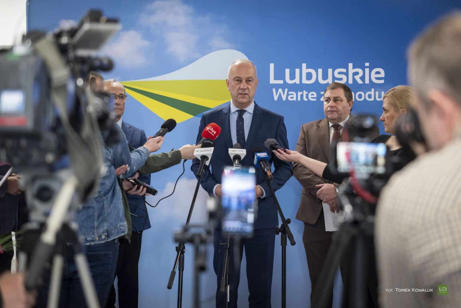   Scenariusz tej afery napisany był w redakcjach  Marcin Jabłoński ws rzekomej afery WORD WIDEO