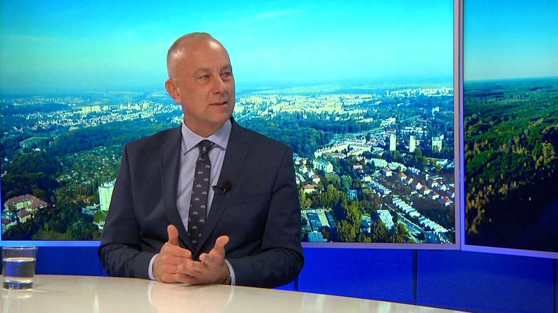   Marszałek Marcin Jabłoński  Liczymy w końcu na dobrą współpracę z rządem min w sprawach kolejowych WIDEO