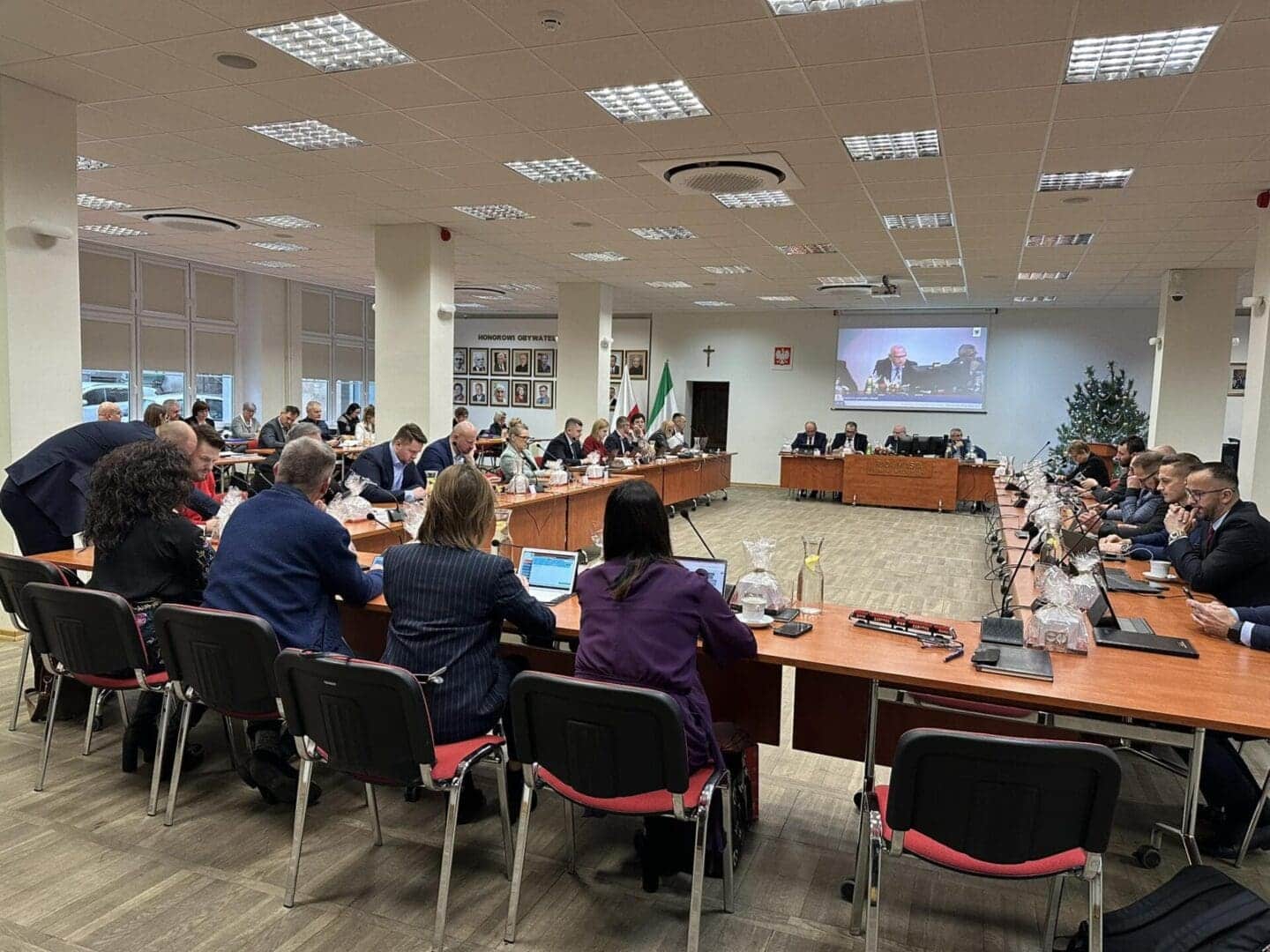 7 Miasto ma budżet na 2024 rok Przyjęty jednomyślnie WIDEO