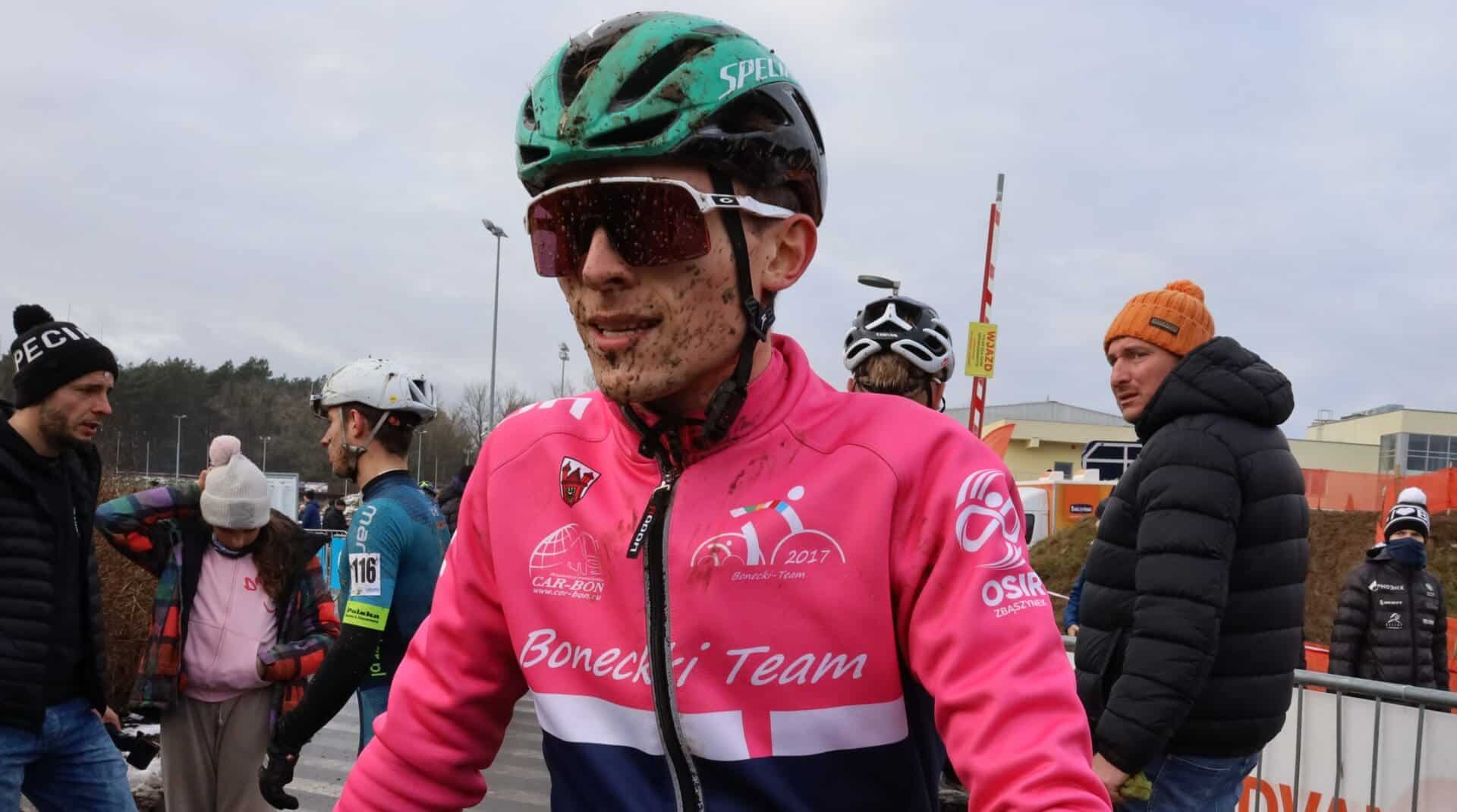 Chłopak w kolarskim kasku  Ksawery Adaszak Muszę się przygotować na bardzo ciężkie treningi ROZMOWA