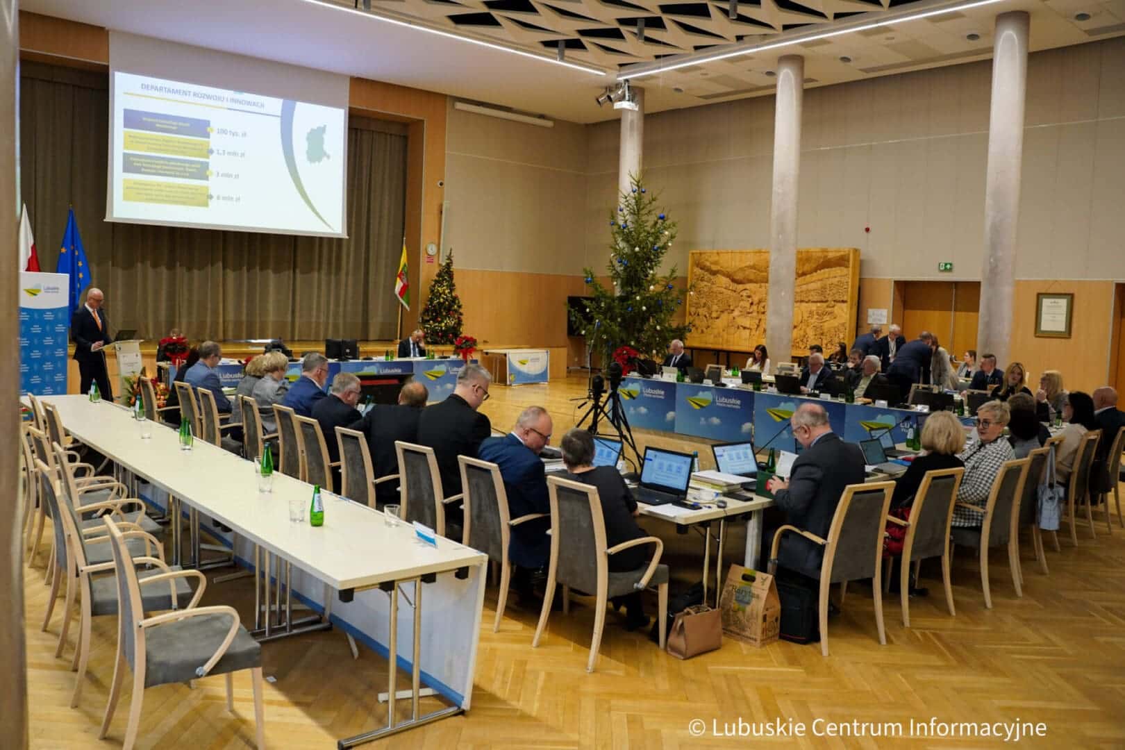 Sesja Sejmiku 18.12-1 Budżet województwa lubuskiego na rok 2024 przyjęty To będzie budżet przełomu kadencji WIDEO