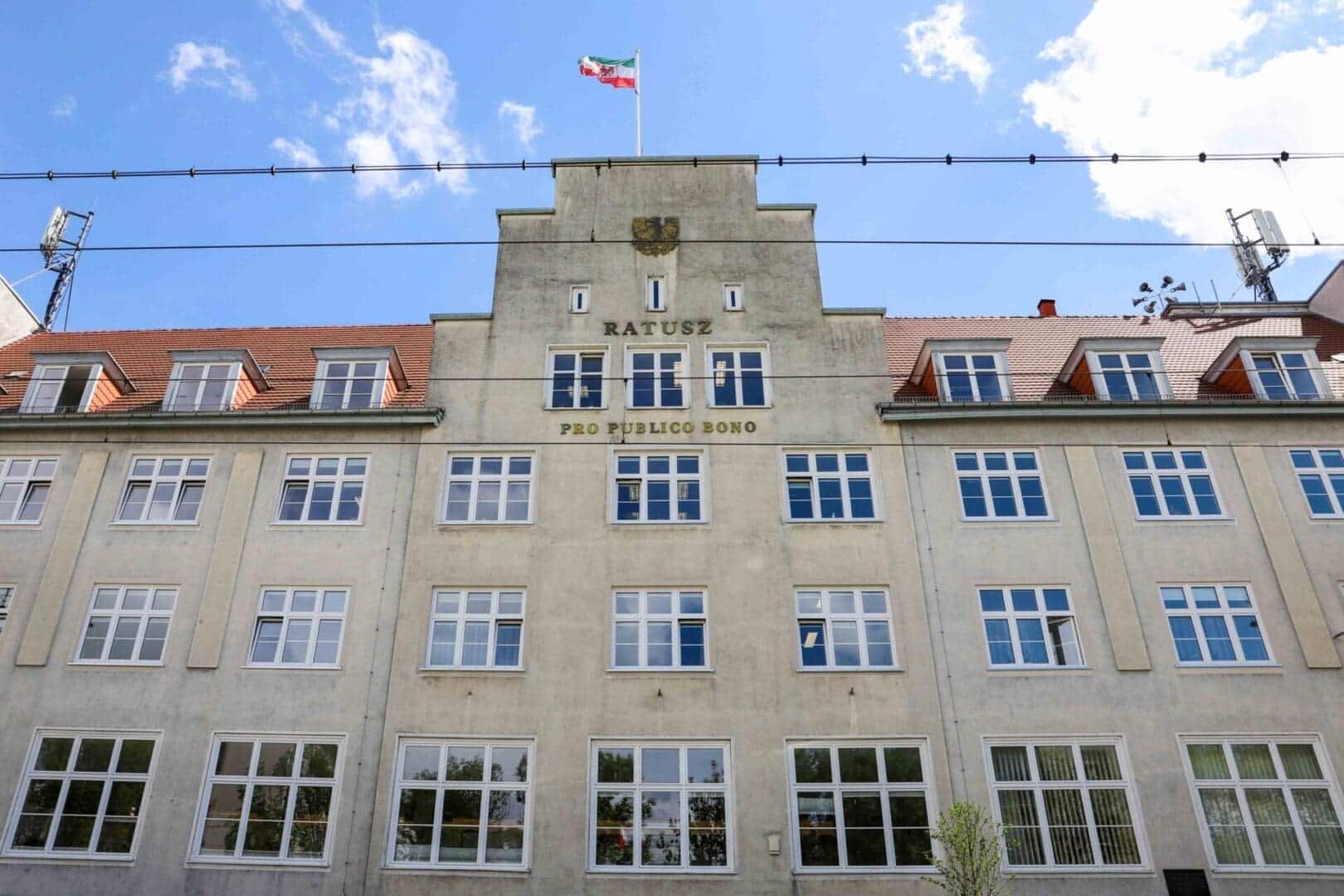   Urzędnicy gorzowskiego magistratu domagają się podwyżek pensji WIDEO