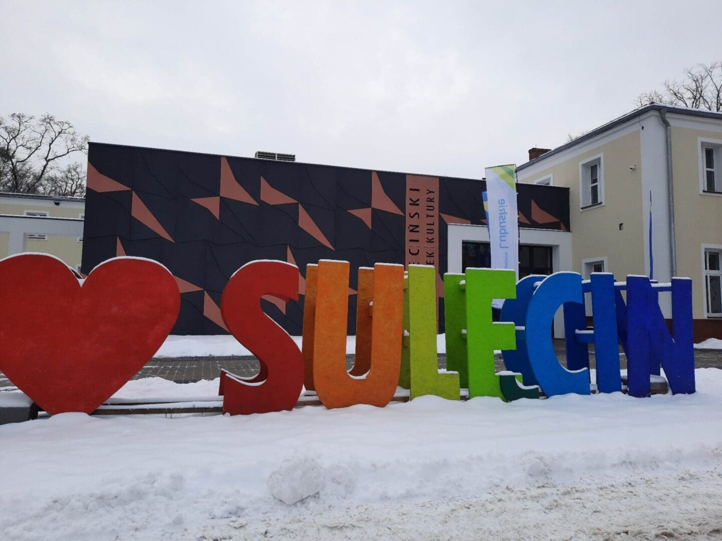 1 Rewitalizacja w Sulęcinie dzięki środkom z UE Tak się odnawia budynki i ulice WIDEO