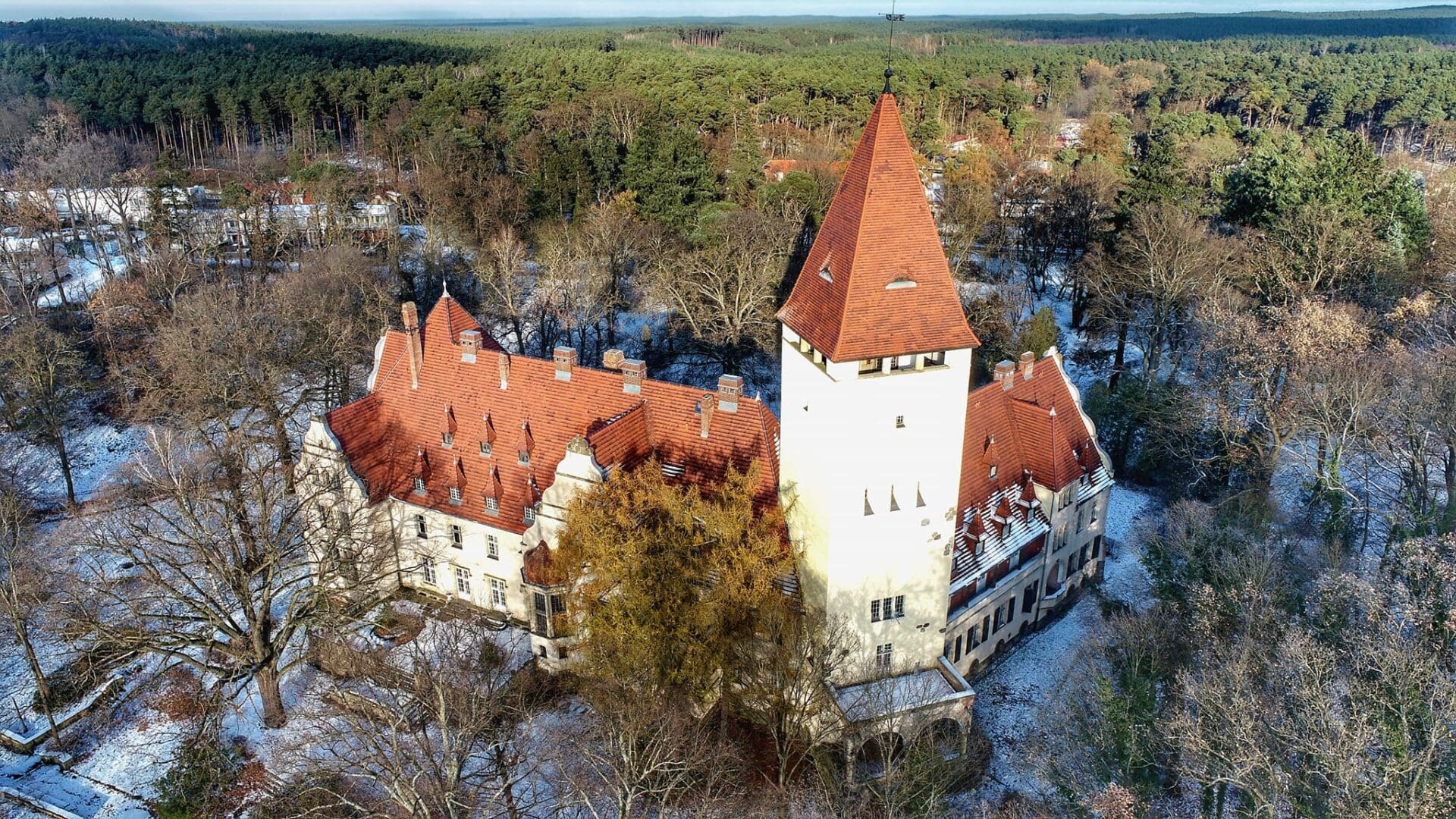 DCIM100MEDIADJI_0030.JPG O nowym zamku dyskretnym uroku arystokracji i sztuce kochania