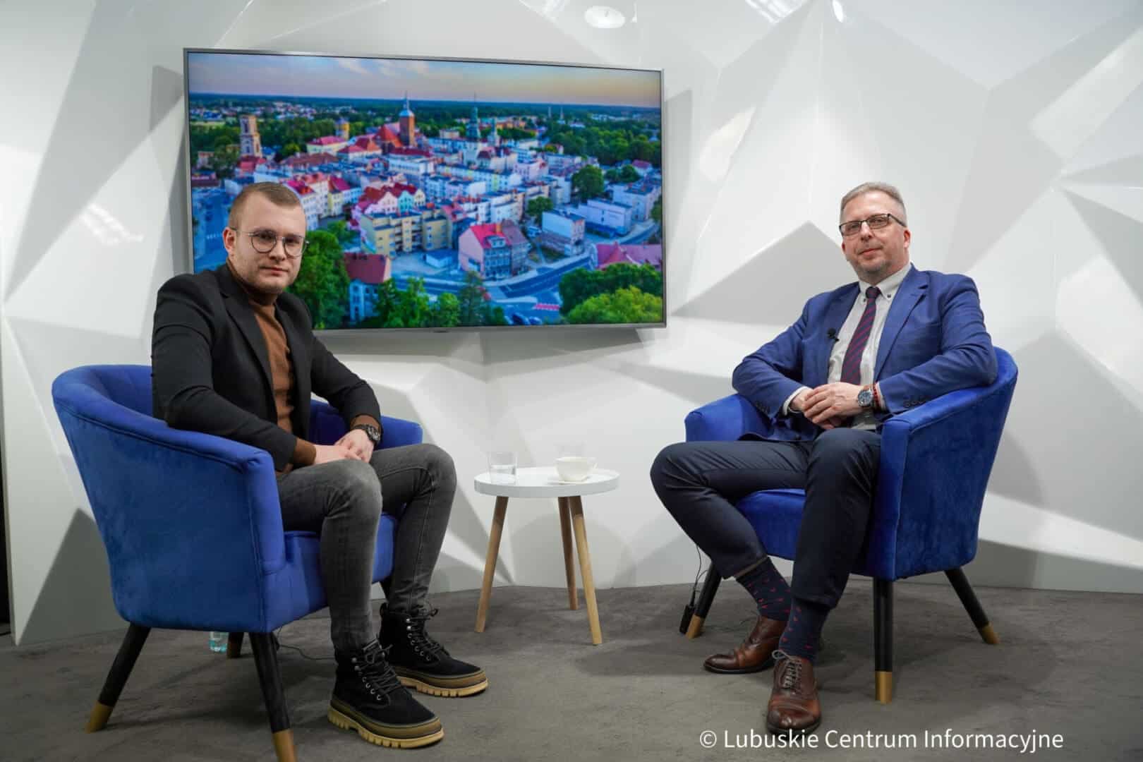   Burmistrz MGąsik Jest mi żal że prezydent przytula przestępców którzy min mi zrobili krzywdę WIDEO