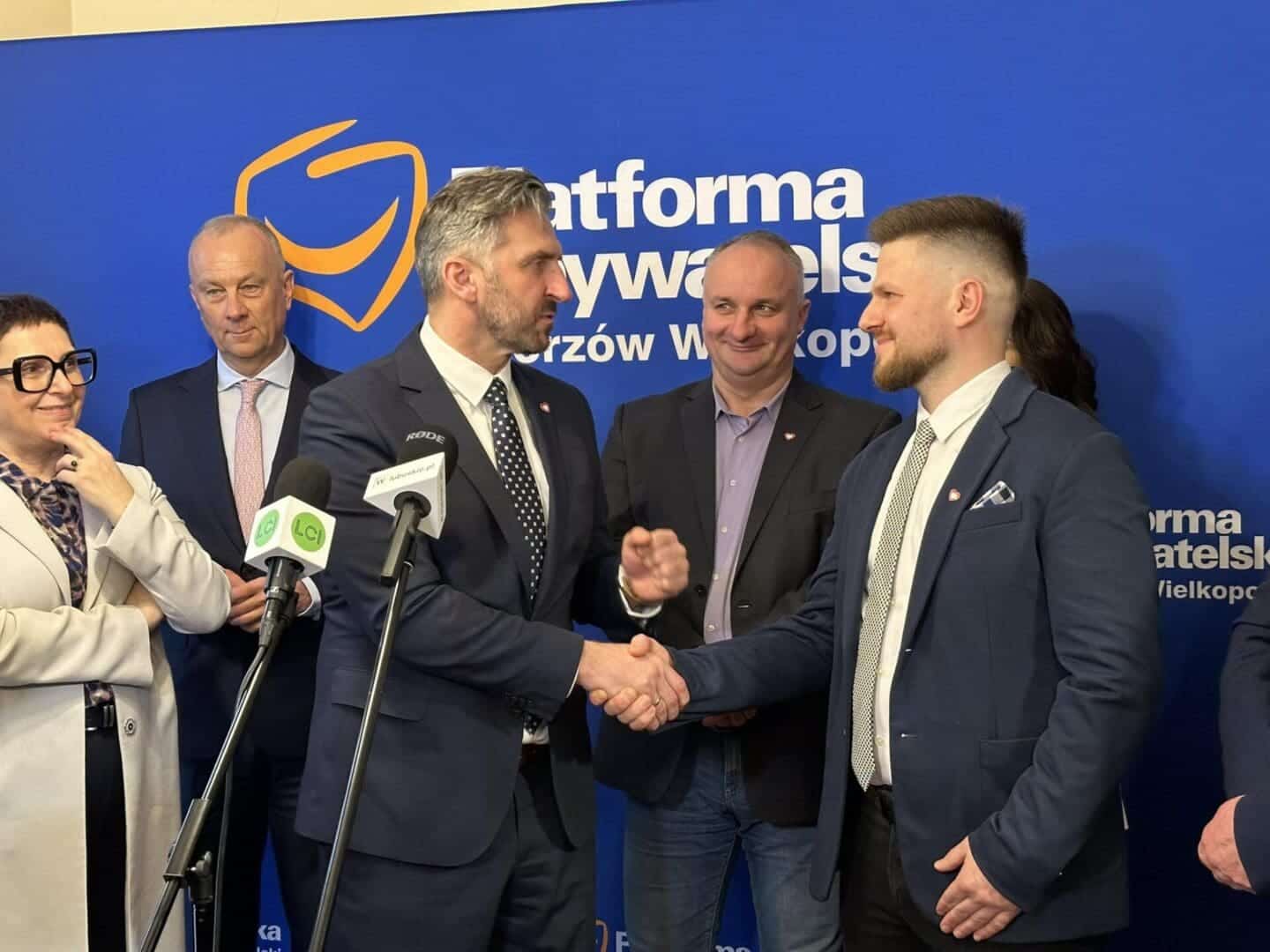   Radny Piotr Wilczewski kandydatem PO na prezydenta Gorzowa Wlkp Oto drużyna Wilka WIDEO ZDJĘCIA