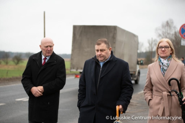 Podsumowanie projektu „Rozbudowa drogi wojewódzkiej nr 295 w miejscowości Miodnica”  zrealizowane w ramach programu RPO 2014-2020. fot. Tomasz Browarczyk