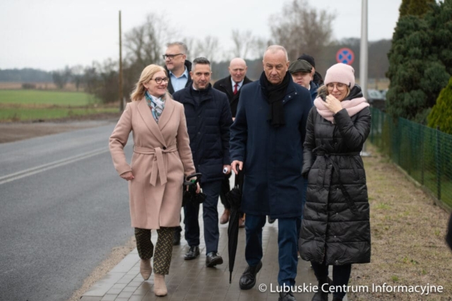 Podsumowanie projektu „Rozbudowa drogi wojewódzkiej nr 295 w miejscowości Miodnica”  zrealizowane w ramach programu RPO 2014-2020. fot. Tomasz Browarczyk