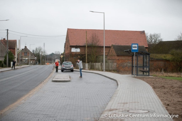 Podsumowanie projektu „Rozbudowa drogi wojewódzkiej nr 295 w miejscowości Miodnica”  zrealizowane w ramach programu RPO 2014-2020. fot. Tomasz Browarczyk