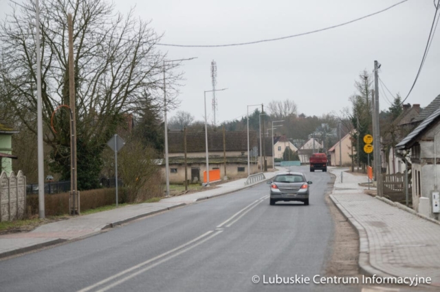 Podsumowanie projektu „Rozbudowa drogi wojewódzkiej nr 295 w miejscowości Miodnica”  zrealizowane w ramach programu RPO 2014-2020. fot. Tomasz Browarczyk