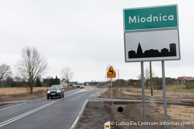 Podsumowanie projektu „Rozbudowa drogi wojewódzkiej nr 295 w miejscowości Miodnica”  zrealizowane w ramach programu RPO 2014-2020. fot. Tomasz Browarczyk