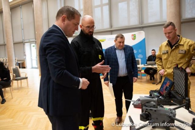 Konkurs na rzecz doposażenia jednostek Ochotniczych Straży Pożarnych (OSP) w Lubuskiem w niezbędny sprzęt i wyposażenie oraz umundurowanie. fot. Tomasz Browarczyk