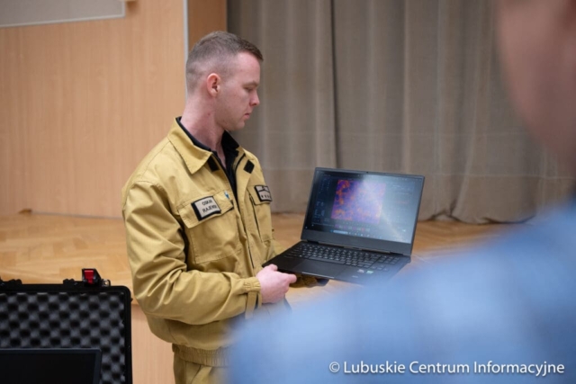 Konkurs na rzecz doposażenia jednostek Ochotniczych Straży Pożarnych (OSP) w Lubuskiem w niezbędny sprzęt i wyposażenie oraz umundurowanie. fot. Tomasz Browarczyk