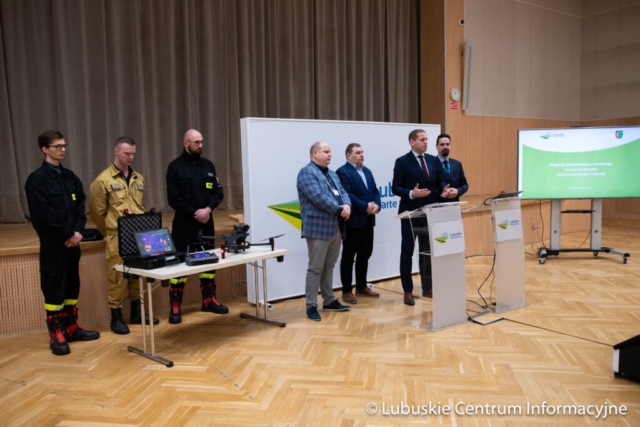 Konkurs na rzecz doposażenia jednostek Ochotniczych Straży Pożarnych (OSP) w Lubuskiem w niezbędny sprzęt i wyposażenie oraz umundurowanie. fot. Tomasz Browarczyk