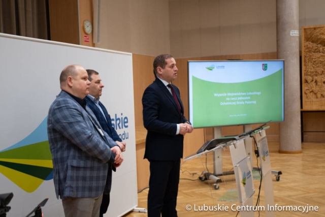 Konkurs na rzecz doposażenia jednostek Ochotniczych Straży Pożarnych (OSP) w Lubuskiem w niezbędny sprzęt i wyposażenie oraz umundurowanie. fot. Tomasz Browarczyk