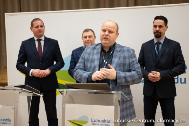 Konkurs na rzecz doposażenia jednostek Ochotniczych Straży Pożarnych (OSP) w Lubuskiem w niezbędny sprzęt i wyposażenie oraz umundurowanie. fot. Tomasz Browarczyk