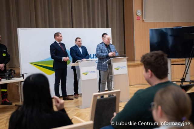 Konkurs na rzecz doposażenia jednostek Ochotniczych Straży Pożarnych (OSP) w Lubuskiem w niezbędny sprzęt i wyposażenie oraz umundurowanie. fot. Tomasz Browarczyk