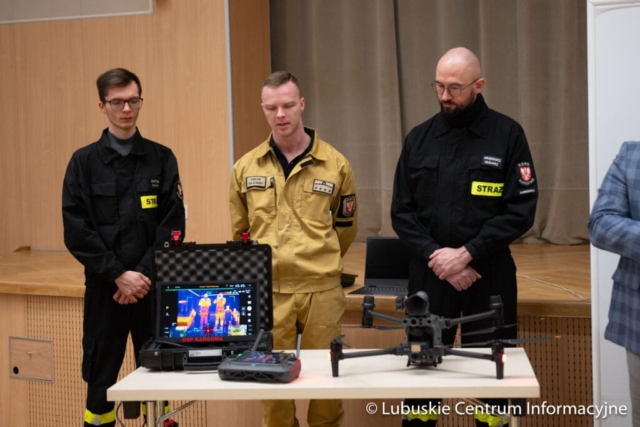 Konkurs na rzecz doposażenia jednostek Ochotniczych Straży Pożarnych (OSP) w Lubuskiem w niezbędny sprzęt i wyposażenie oraz umundurowanie. fot. Tomasz Browarczyk