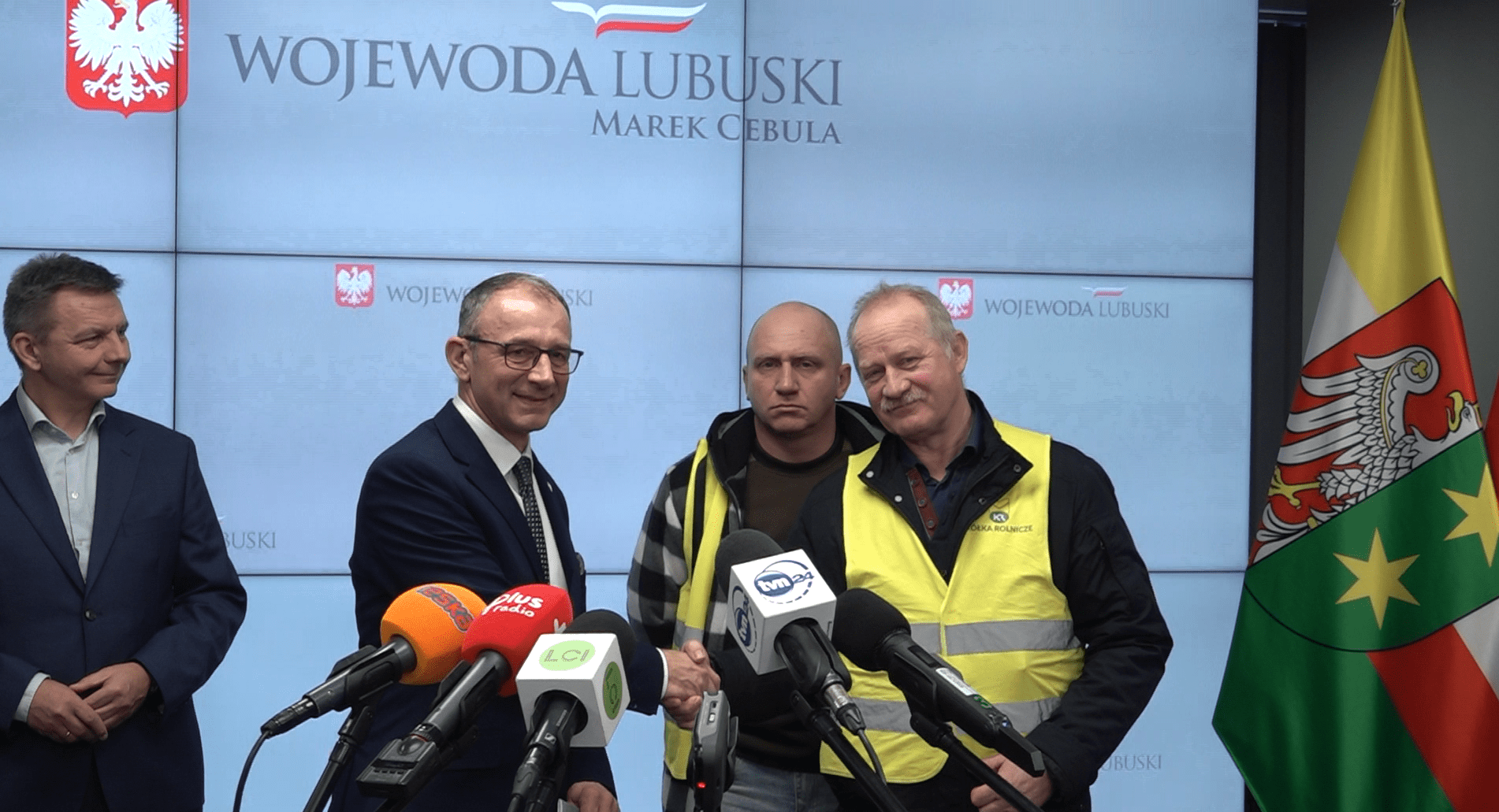 Konferencja Korytarz życia podczas protestów rolników Wojewoda spotkał się z organizatorami strajków WIDEO