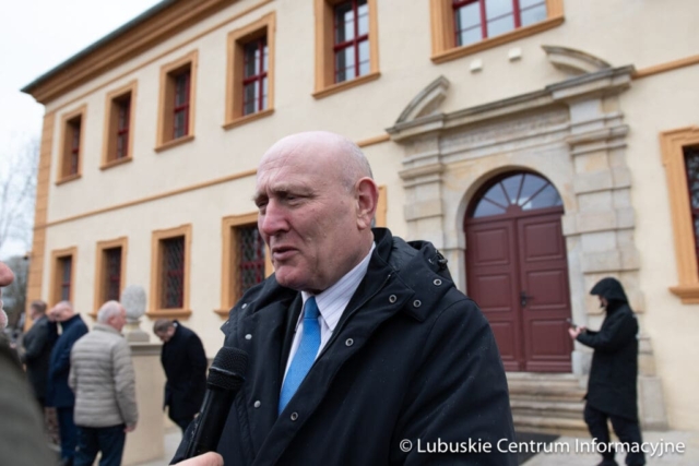 Wizytacja rewitalizowanego pałacu w zielonogórskiej Ochli fot. Tomasz Browarczyk/ Lubuskie Centrum Informacyjne