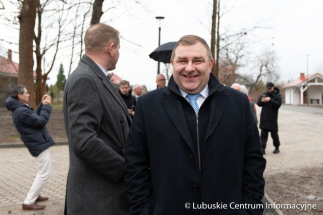 Wizytacja rewitalizowanego pałacu w zielonogórskiej Ochli fot. Tomasz Browarczyk/ Lubuskie Centrum Informacyjne