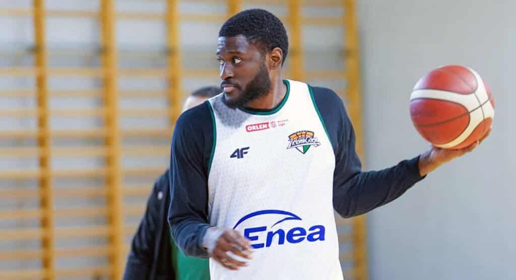 Czas na drugi mecz o życie. Dawaj Zastal! Czas na drugi mecz o życie. Dawaj Zastal! Mężczyzna z piłką do koszykówki