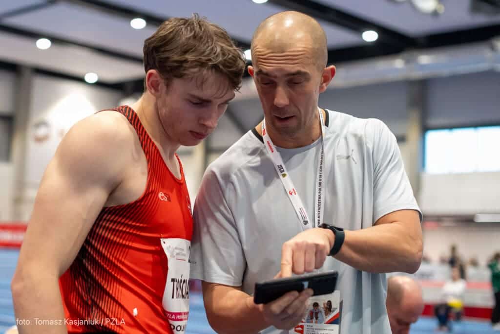 Hubert Trościanka: Wiem, jakie są moje słabe strony (ROZMOWA) Hubert Trościanka: Wiem, jakie są moje słabe strony (ROZMOWA) Dwaj rozmawiający mężczyźni