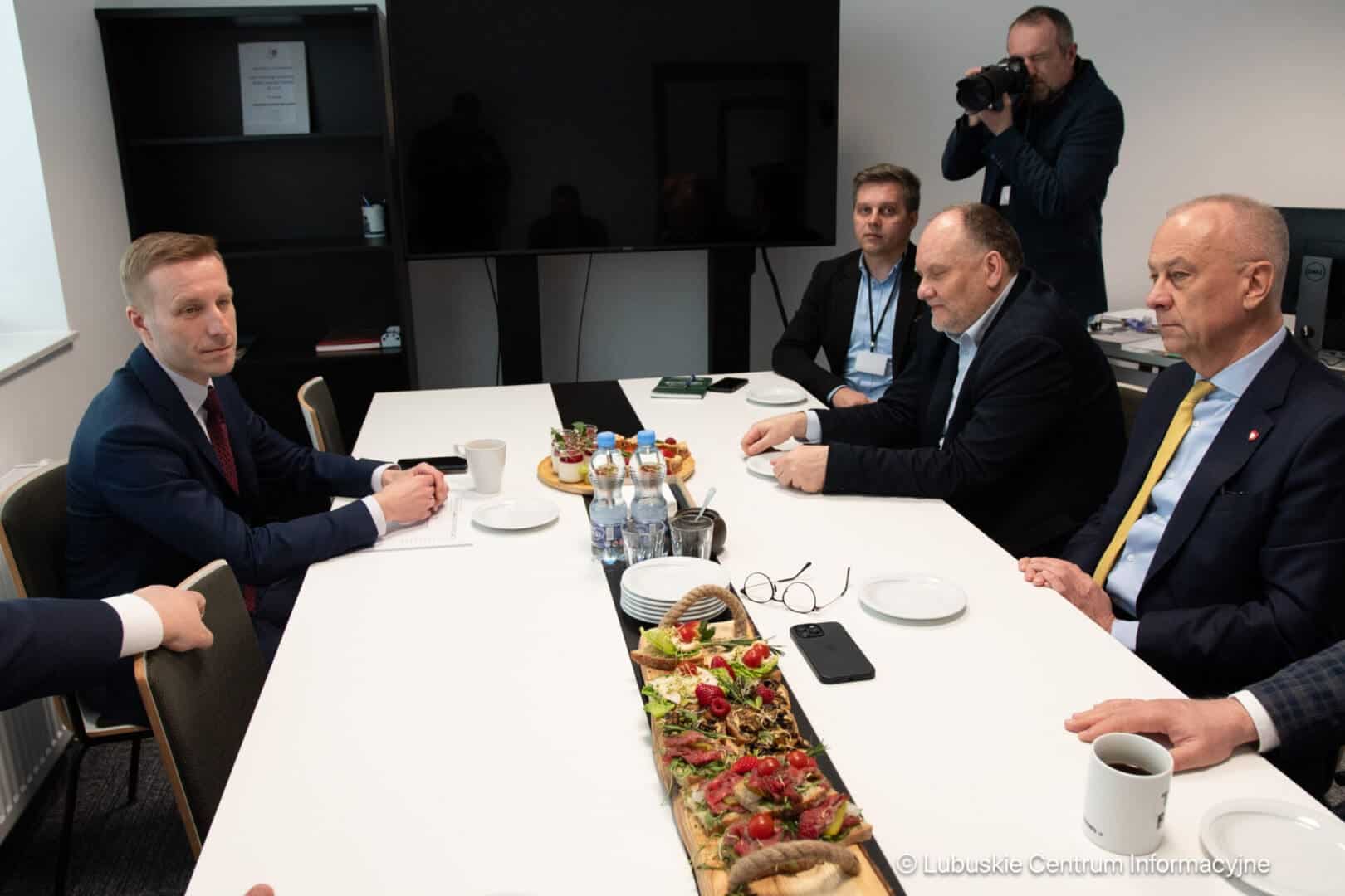 Spotkanie w Parku Technologii Kosmicznych  Park Technologii Kosmicznych to naturalny partner do współpracy z rządem