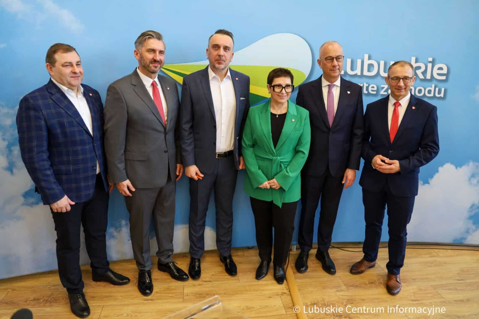   Już nie postawią fabryki koło osiedla domków Nowe przepisy uregulują teren gmin WIDEO