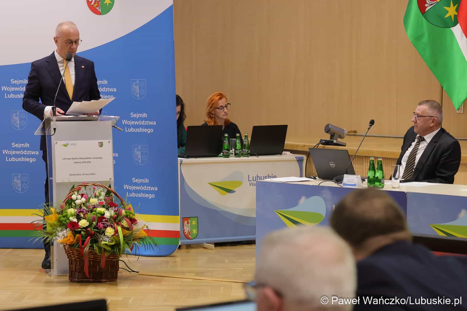 Sesja sejmiku województwa lubuskieg  Rolnicy na sejmiku Wybuchła awantura