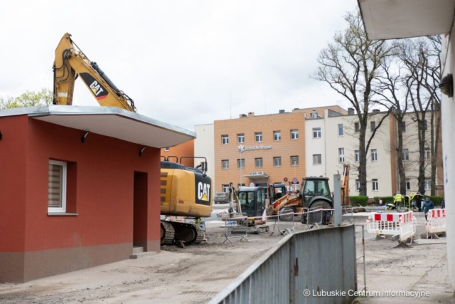 Rozbudowa szpitala na wyspie w Żarach. 03.04.2024