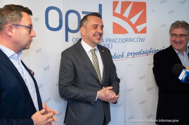 Konferencja prasowa Marcina Pabierowskiego z OPZL. 12.04.2024 Konferencja prasowa Marcina Pabierowskiego z OPZL. 12.04.2024