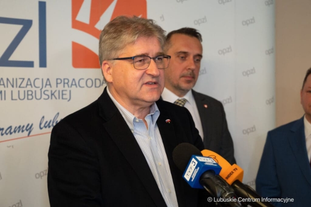 Konferencja prasowa Marcina Pabierowskiego z OPZL. 12.04.2024 Konferencja prasowa Marcina Pabierowskiego z OPZL. 12.04.2024