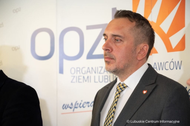 Konferencja prasowa Marcina Pabierowskiego z OPZL. 12.04.2024 Konferencja prasowa Marcina Pabierowskiego z OPZL. 12.04.2024