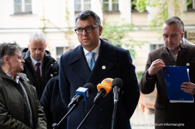 Konferencja prasowa Marcina Pabierowskiego oraz radnych miasta Zielona Góra. 17.04.2024