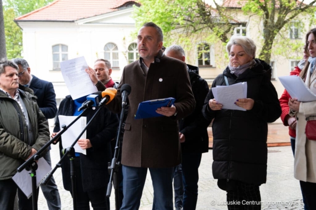 Konferencja prasowa Marcina Pabierowskiego oraz radnych miasta Zielona Góra. 17.04.2024