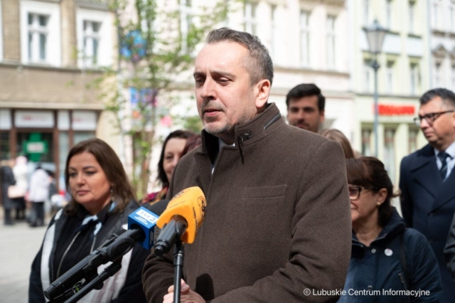 Konferencja prasowa Marcina Pabierowskiego oraz nowych radnych Koalicji Obywatelskiej. 23.04.2024 Konferencja prasowa Marcina Pabierowskiego oraz nowych radnych Koalicji Obywatelskiej. 23.04.2024