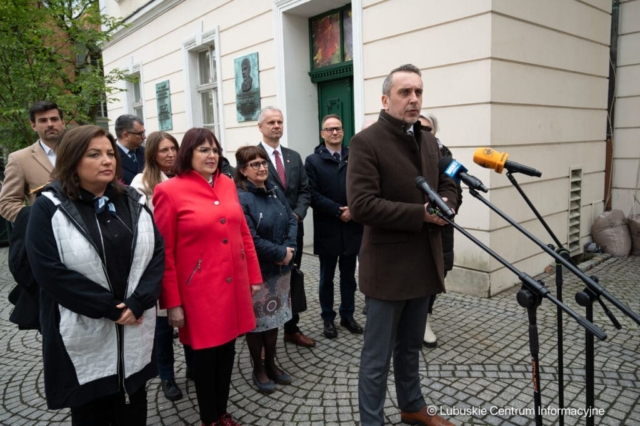 Konferencja prasowa Marcina Pabierowskiego oraz nowych radnych Koalicji Obywatelskiej. 23.04.2024 Konferencja prasowa Marcina Pabierowskiego oraz nowych radnych Koalicji Obywatelskiej. 23.04.2024