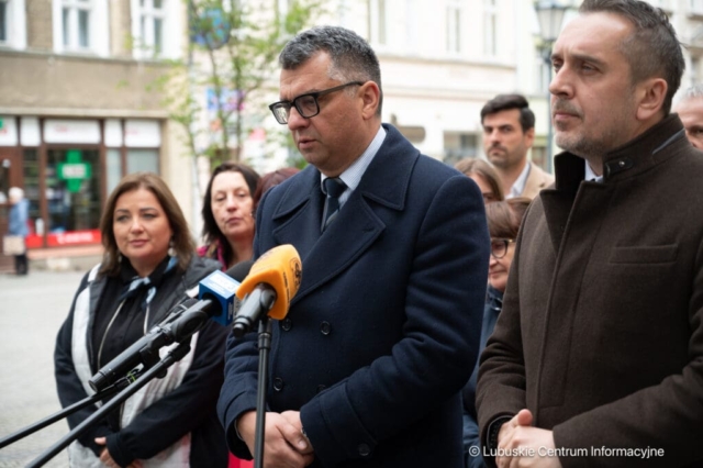 Konferencja prasowa Marcina Pabierowskiego oraz nowych radnych Koalicji Obywatelskiej. 23.04.2024 Konferencja prasowa Marcina Pabierowskiego oraz nowych radnych Koalicji Obywatelskiej. 23.04.2024