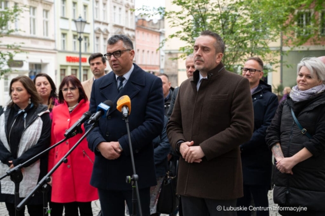 Konferencja prasowa Marcina Pabierowskiego oraz nowych radnych Koalicji Obywatelskiej. 23.04.2024 Konferencja prasowa Marcina Pabierowskiego oraz nowych radnych Koalicji Obywatelskiej. 23.04.2024