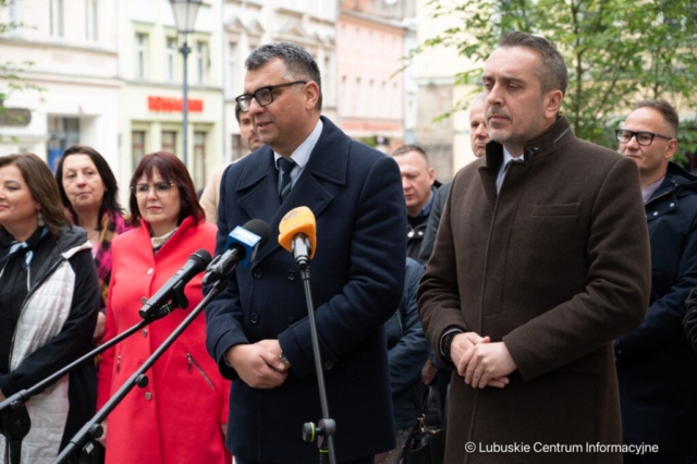 Konferencja prasowa Marcina Pabierowskiego oraz nowych radnych Koalicji Obywatelskiej. 23.04.2024 Konferencja prasowa Marcina Pabierowskiego oraz nowych radnych Koalicji Obywatelskiej. 23.04.2024